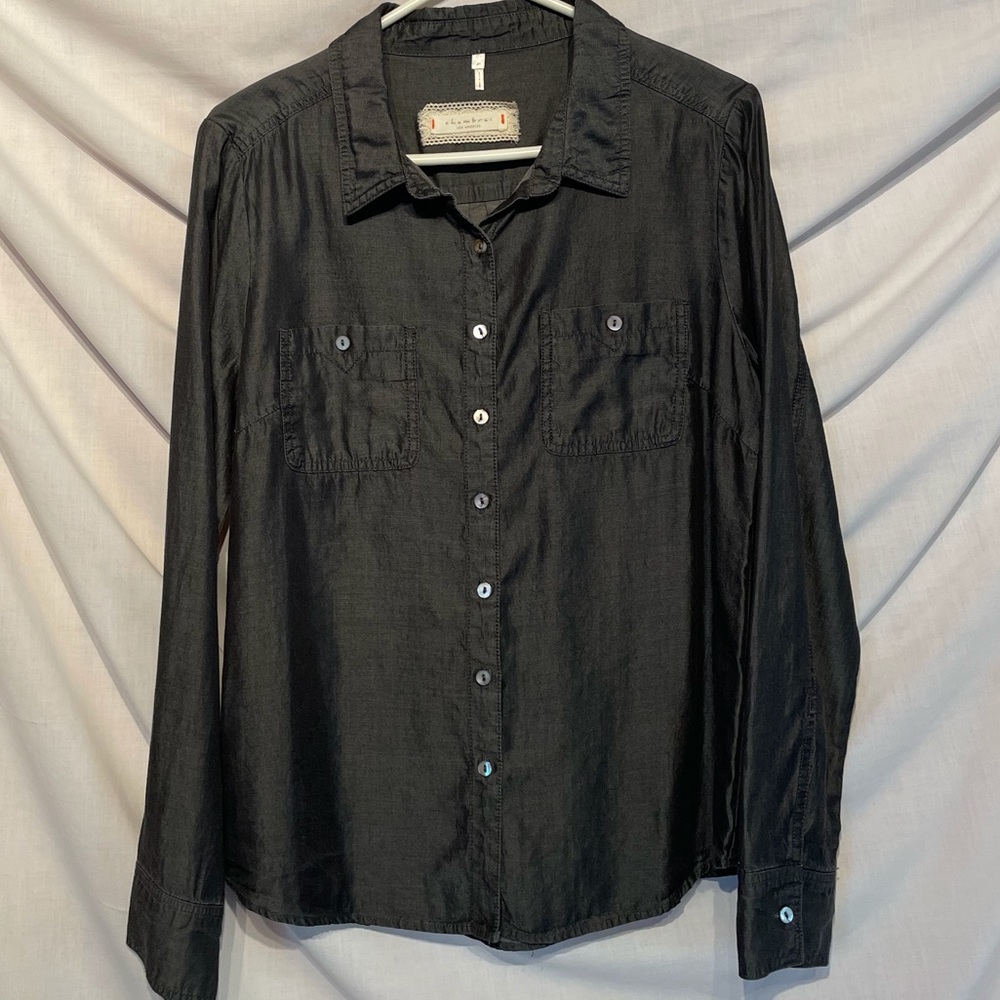 💙 Chambrai Los Angeles dark Denim button front long sleeve top. NWOT